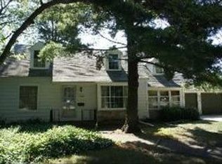 668 N Main St, Naperville, IL 60563