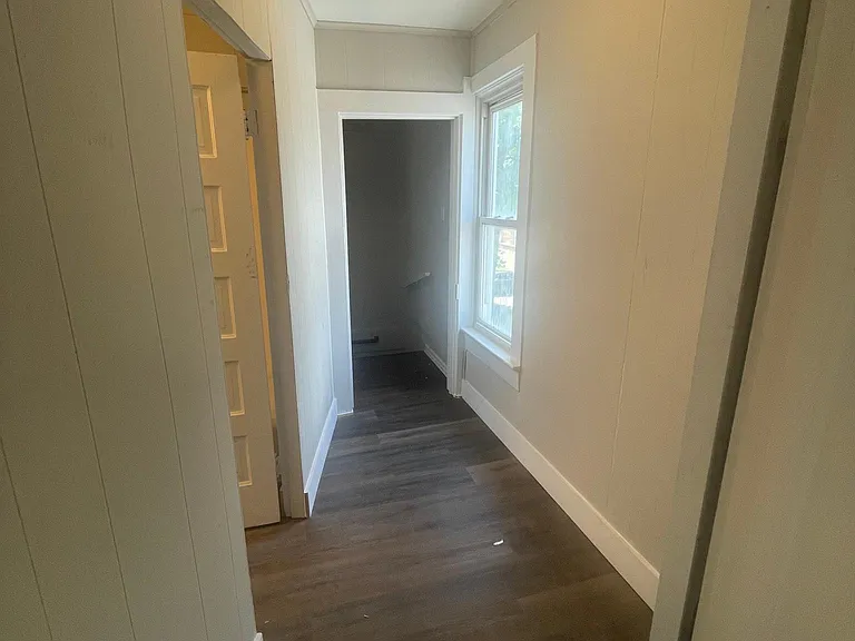 231 E Dewald St — Photo 5