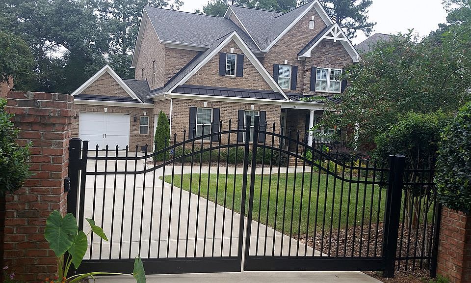 2nd image of 6124 Sharon Rd