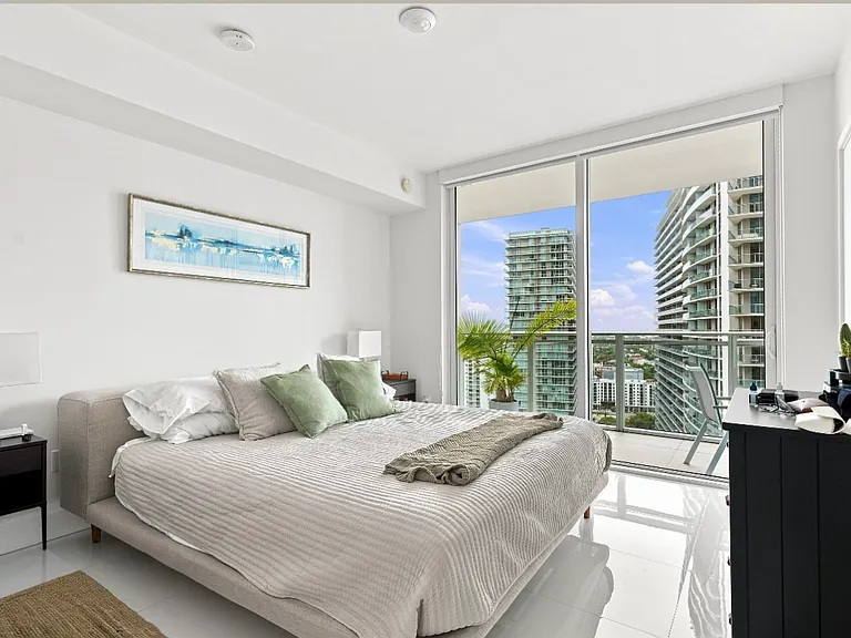 1080 Brickell Ave #2609B — Photo 8