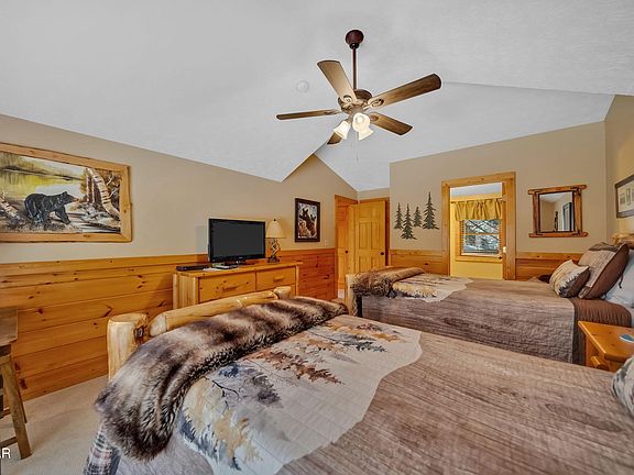 4th image of 703 Poplar Falls Way
