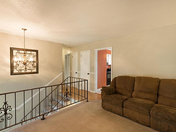 3rd image of 218 Dolores Dr