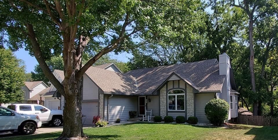 1st image of 1521 NE Deer Ct
