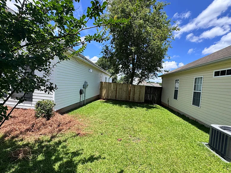 306 Haverhill Cir — Photo 12