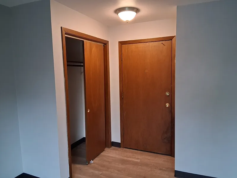1 bed, 1.0 bath, $899 — Photo 4