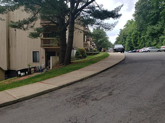 3rd image of 175 Mill Pond Rd Unit 316