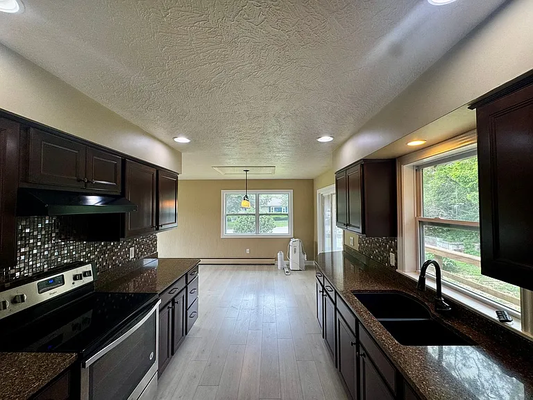 108 W 15th Ave — Photo 3
