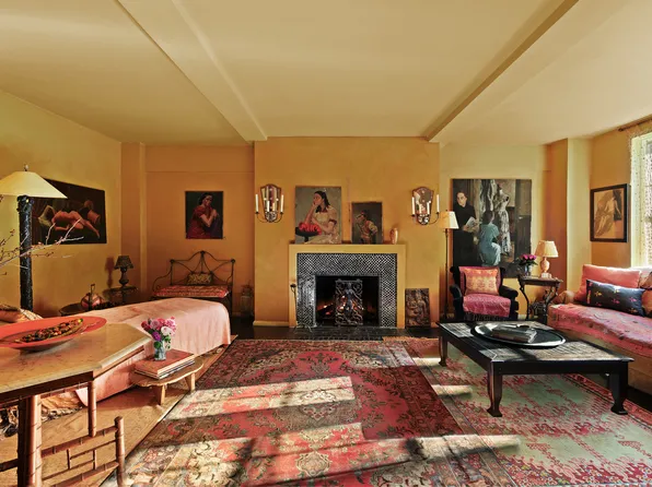 302 West 12th Street image 1 of 14