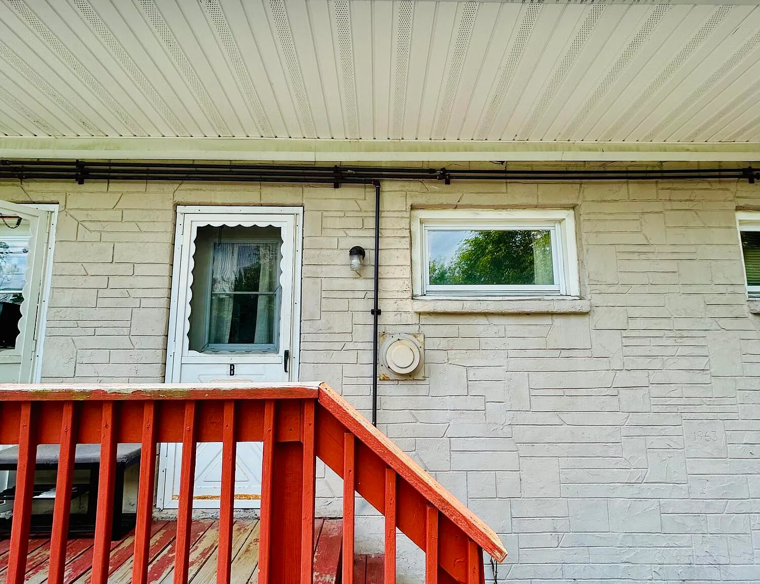 1 bed, 1.0 bath, 225 sqft, $800 — Photo 1