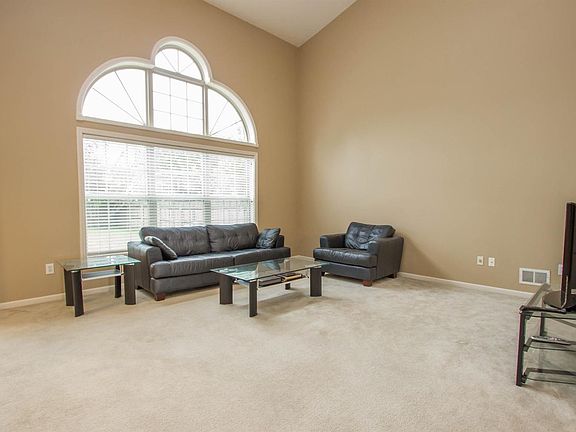 4th image of 537 Wellington Gardens Dr