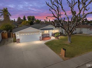 2621 Bladen St, Bakersfield, CA 93309