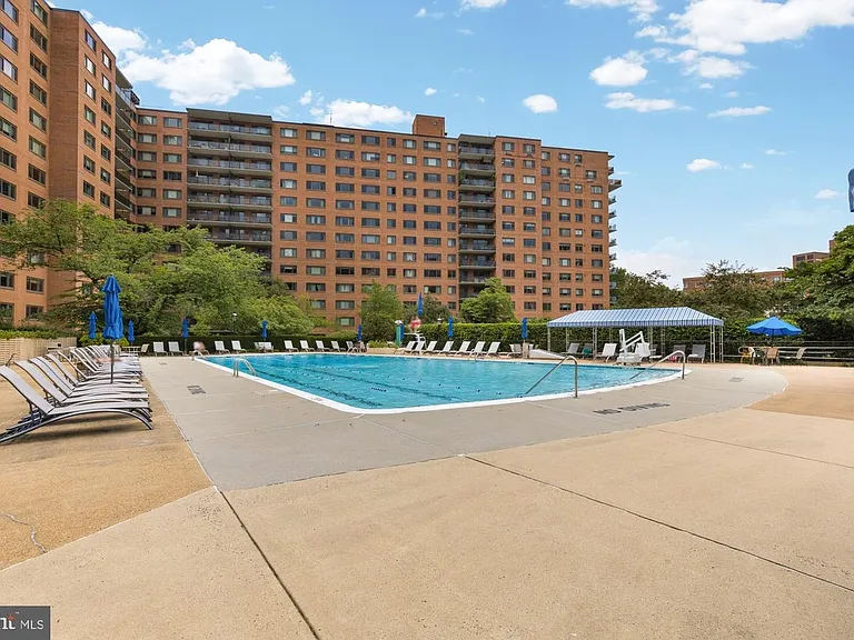 4201 Cathedral Ave NW #1405W — Photo 33