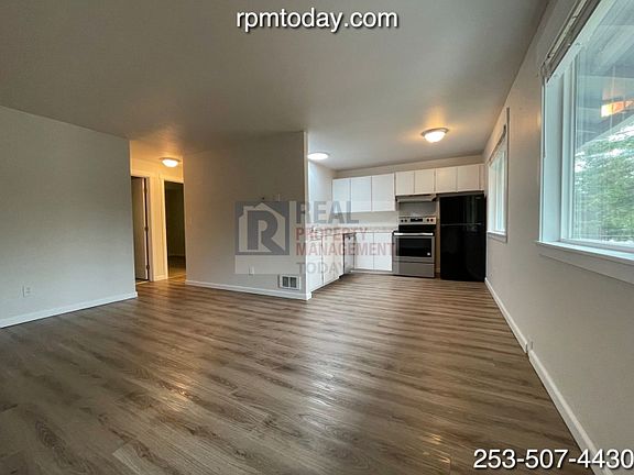 4th image of 3621 Colonial Ln SE Unit 6