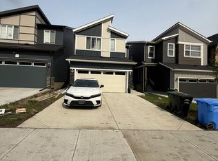 68 Carringvue St NW, Calgary, AB T3P0W6