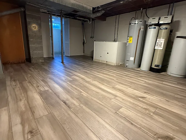 1565 S 600 W — Photo 11