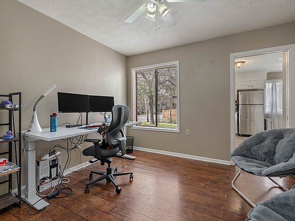 5th image of 1407 Holik Dr