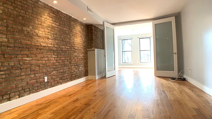 Rented by Nooklyn NYC LLC | media 19