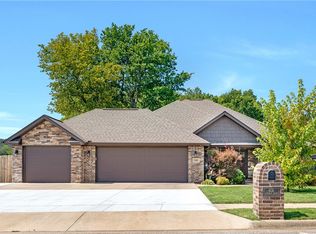 606 Hindman Dr, Prairie Grove, AR 72753