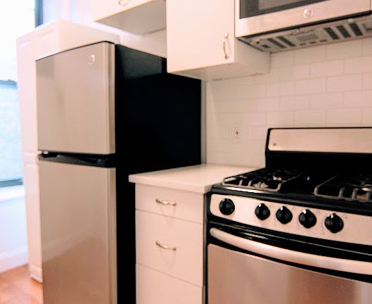 2nd image of 236 E 89th St #4BB