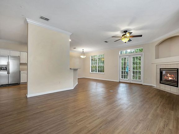4th image of 8313 Elan Dr