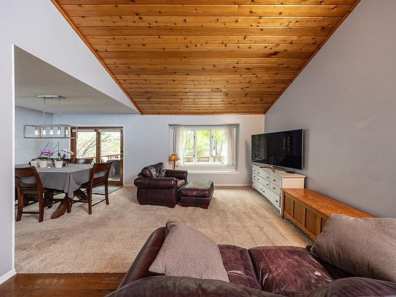 4th image of 17373 Idlewood Way
