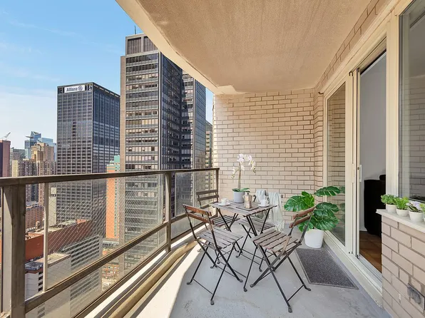159 W 53rd St APT 37C, New York, NY 10019