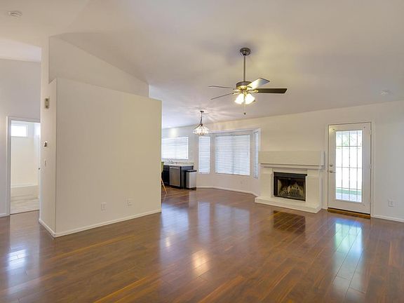 2nd image of 4008 E Tanglewood Dr