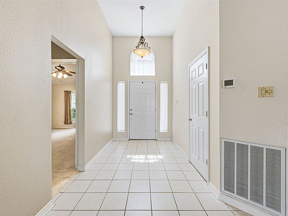 5th image of 840 Lionel Way