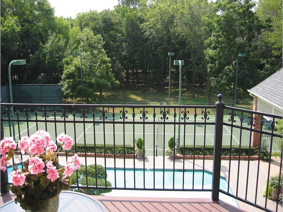 1.6 acre park setting