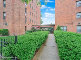 100 Colfax Ave #4-B, Staten Island, NY 10305