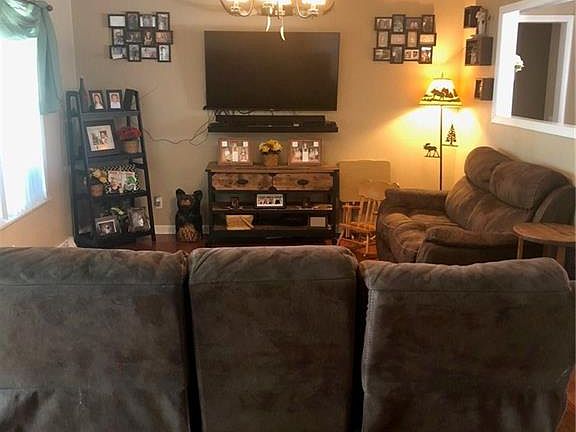 5th image of 4825 Imperial Dr