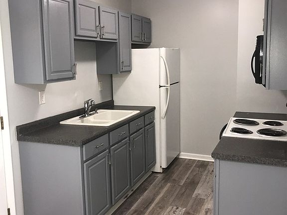 2nd image of 270 W 11th St