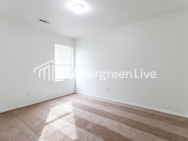 1092 Huntington Dr — Photo 11