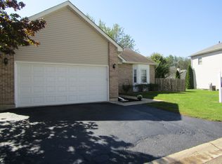 3809 Parkway Ln, Zion, IL 60099