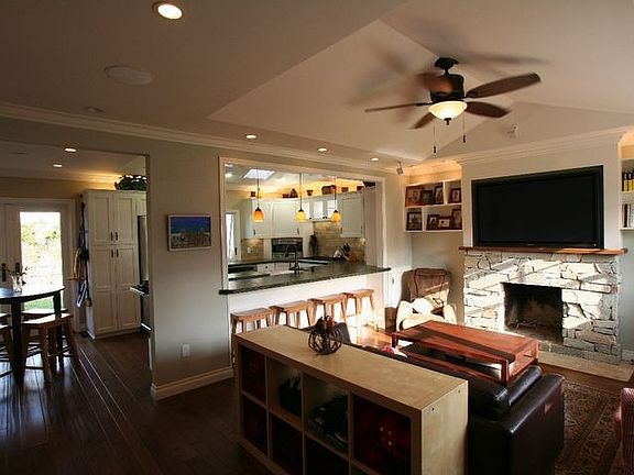 2nd image of 358 N Sierra Ave
