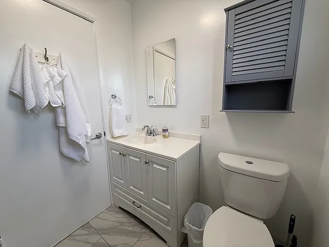 Bathroom- picture 3