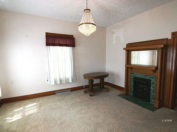 3rd image of 1042 2nd Ave