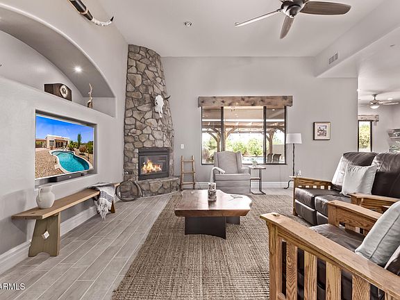 3rd image of 15731 W DESERT VISTA Trail