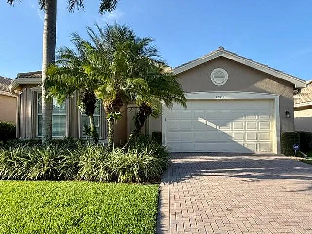 3 bed, 2.5 bath, 2340 sqft, $5,395 — Photo 1