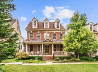 11152 Garden Path Ln, Fairfax, VA 22030