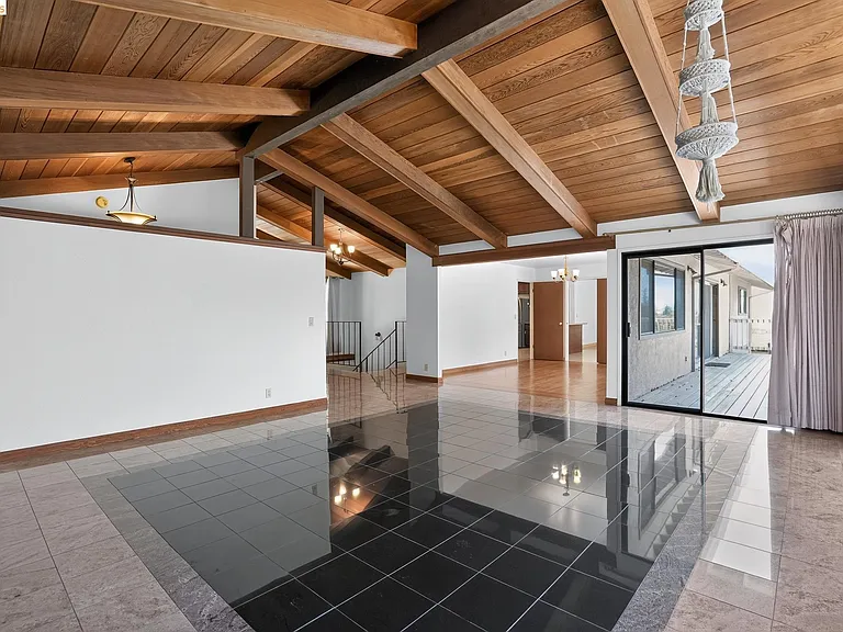 525 Hampton Rd — Photo 5