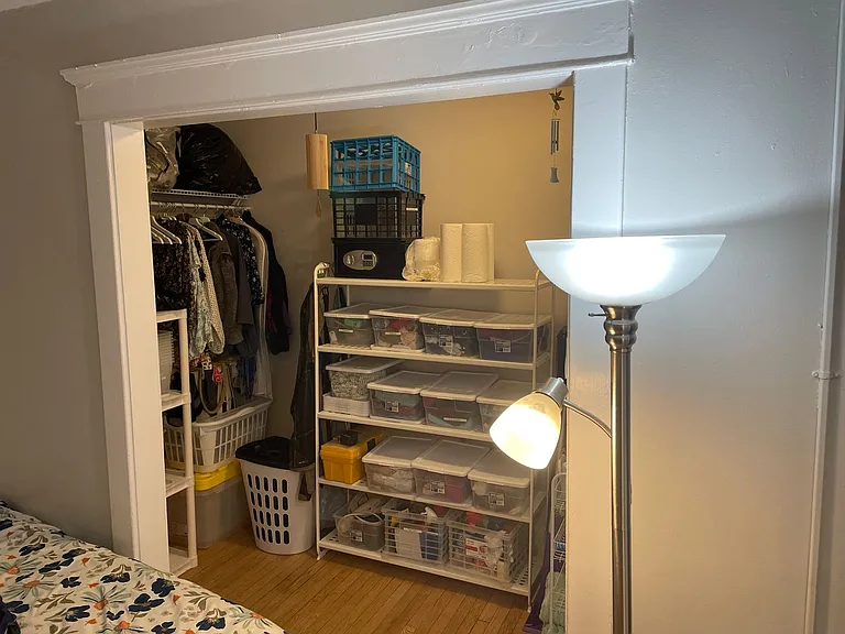 100 Howe Street — Photo 75