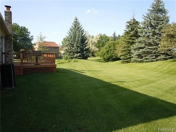 5th image of 15756 Swathmore Ct S