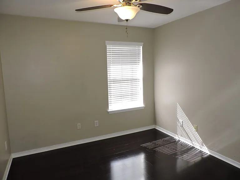 147 Creekview Dr — Photo 12
