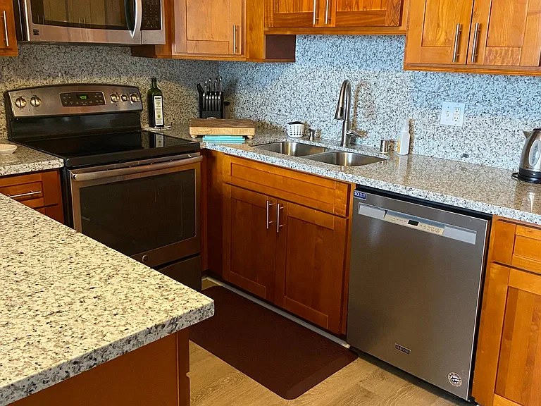 2240 Kuhio Ave #25 — Photo 5