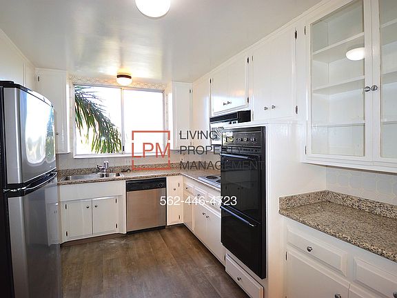 5th image of 2662 E 2nd St Unit B3