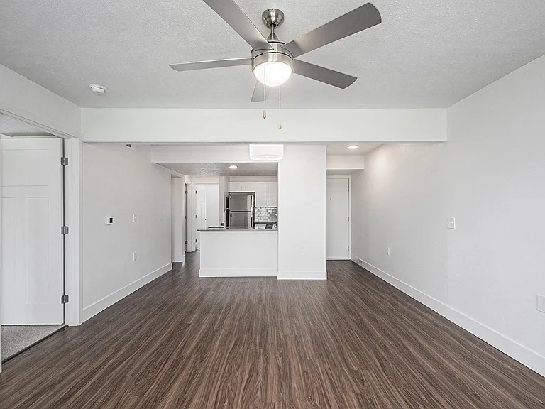 Byron Lakes Apartments — Photo 45