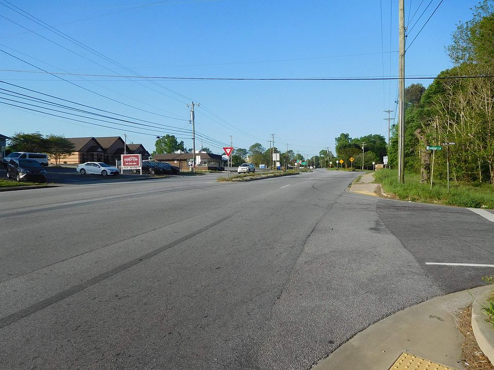 2nd image of N Limestone St