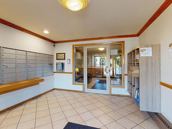 2nd image of 650 Murray Ln Unit 103