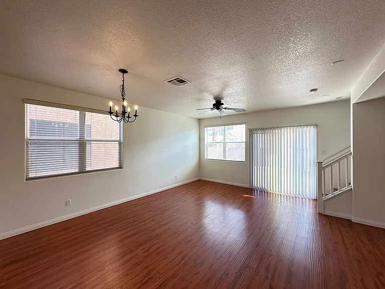 10224 Tait St — Photo 4